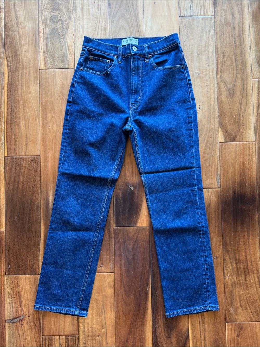 Abercrombie and Fitch “the ankle straight ultra high rise” 26